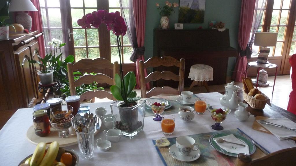 Maison D'Hotes Les Coquelicots Giverny Ruang foto