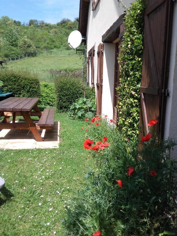 Maison D'Hotes Les Coquelicots Giverny Bagian luar foto