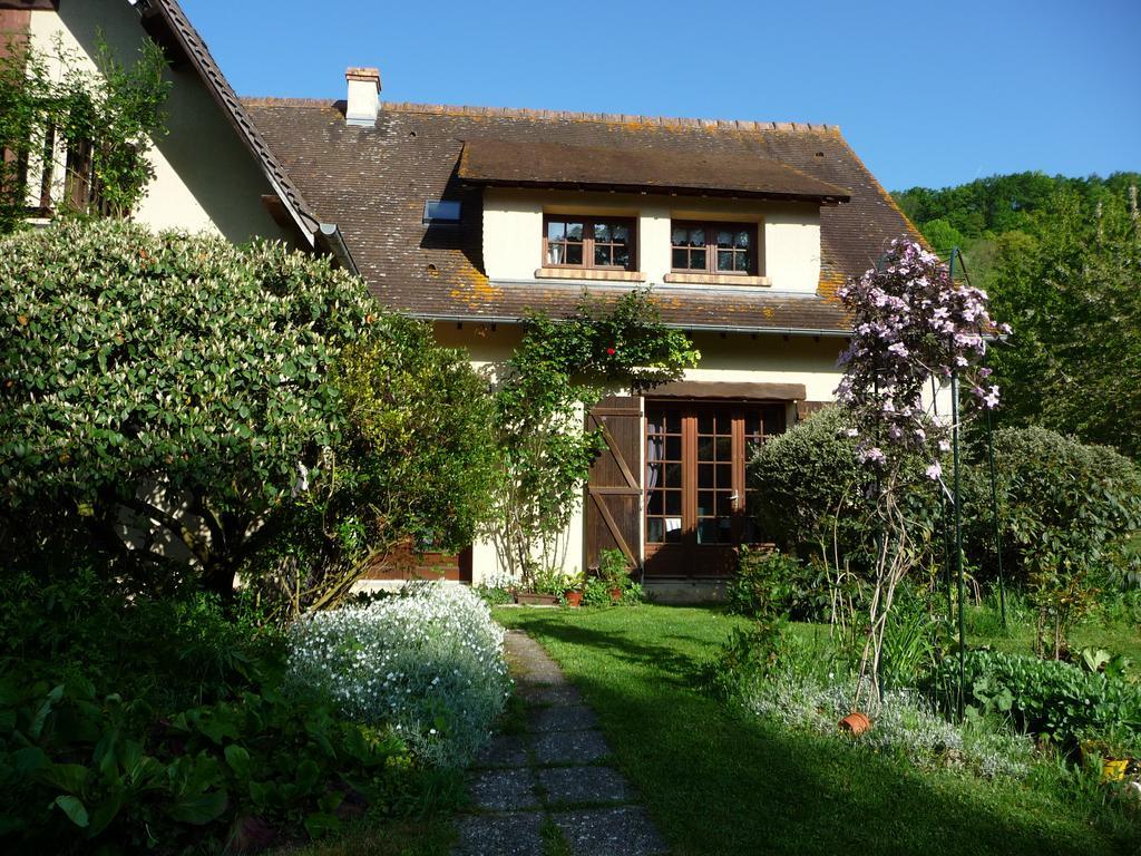 Maison D'Hotes Les Coquelicots Giverny Bagian luar foto